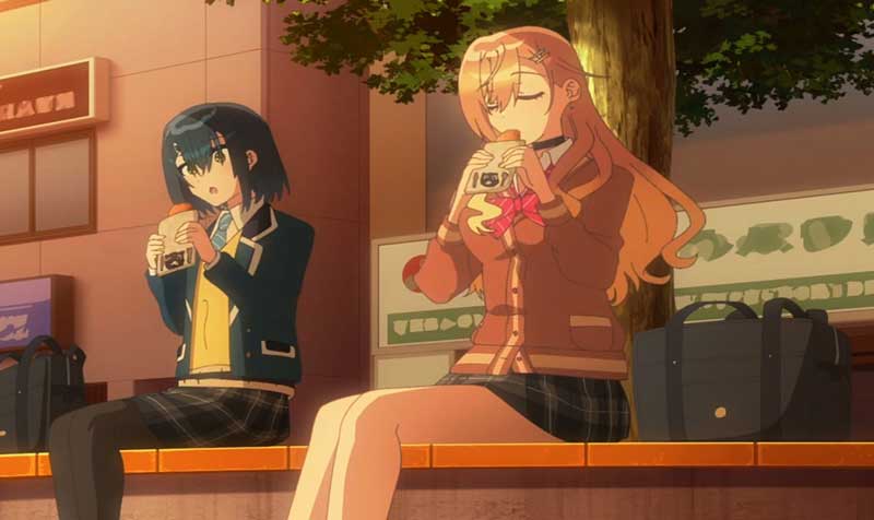 Una caricatura de las dos jóvenes protagonistas de "The Many Sides of Voice Actor Radio" sentadas en un banco