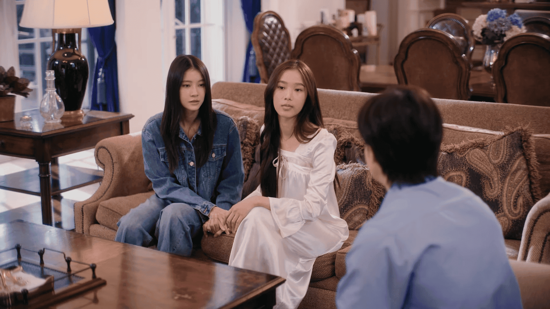 Aioon conoce a más familia de May