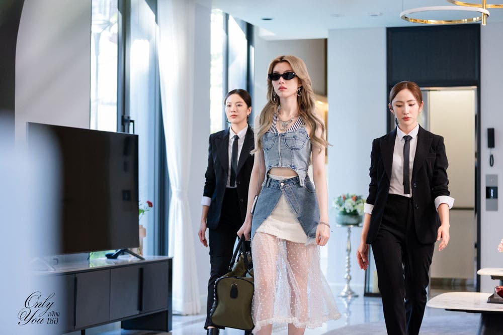 Orm Kornnaphat como Ayla en Only You