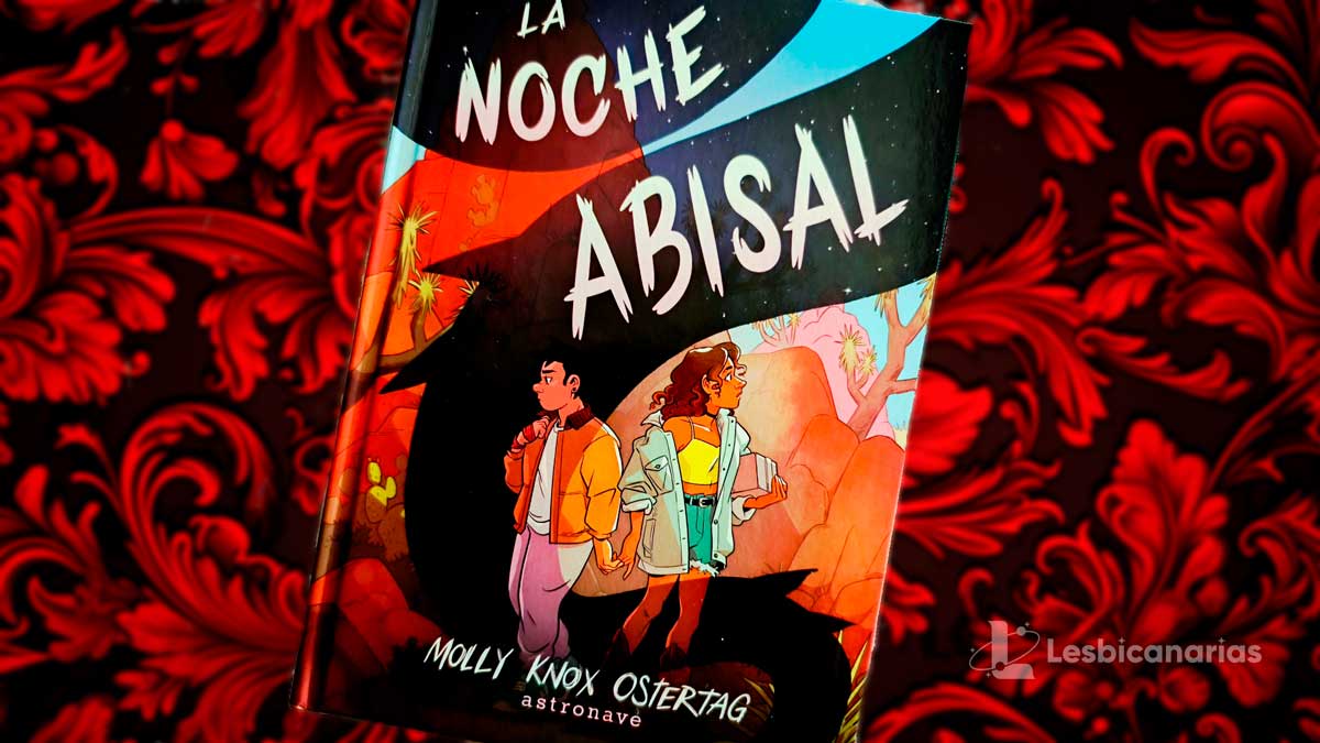 Portada dura del c&oacute;mic l&eacute;sbico La noche abisal