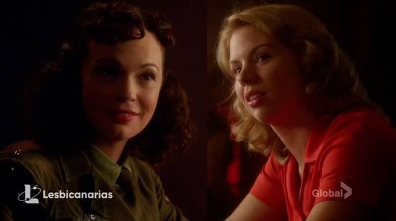 Teresa y Betty en el bar