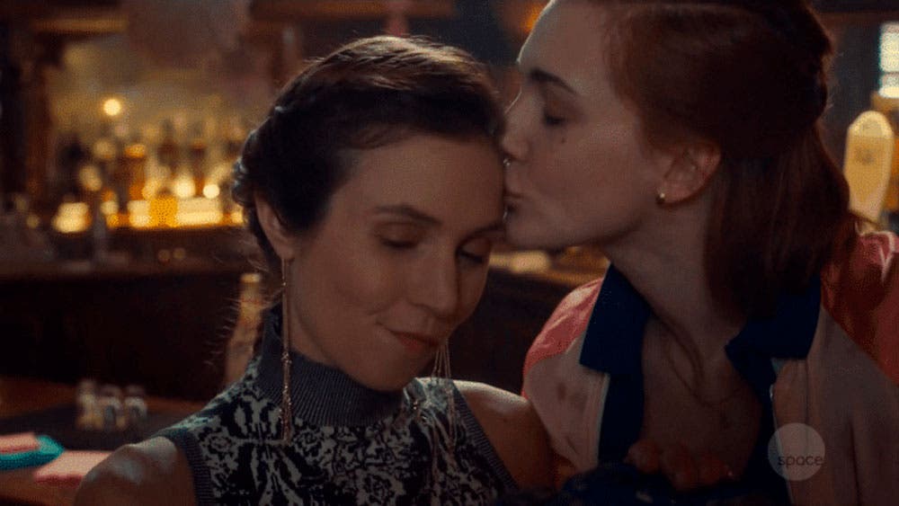 Waverly y Nicole en la segunda temporada de Wynonna Earp