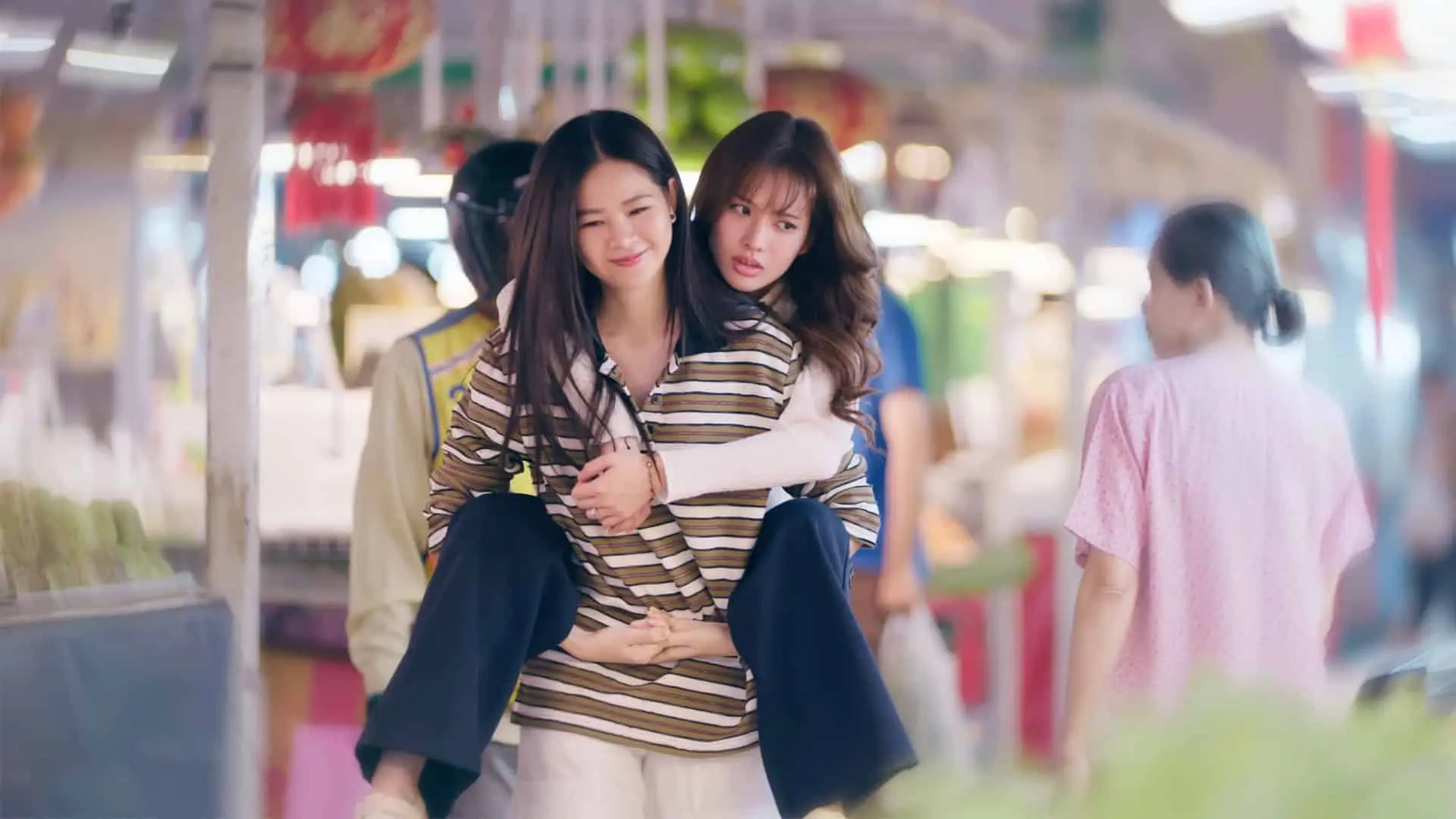 Din cargando a Rose en Tierra