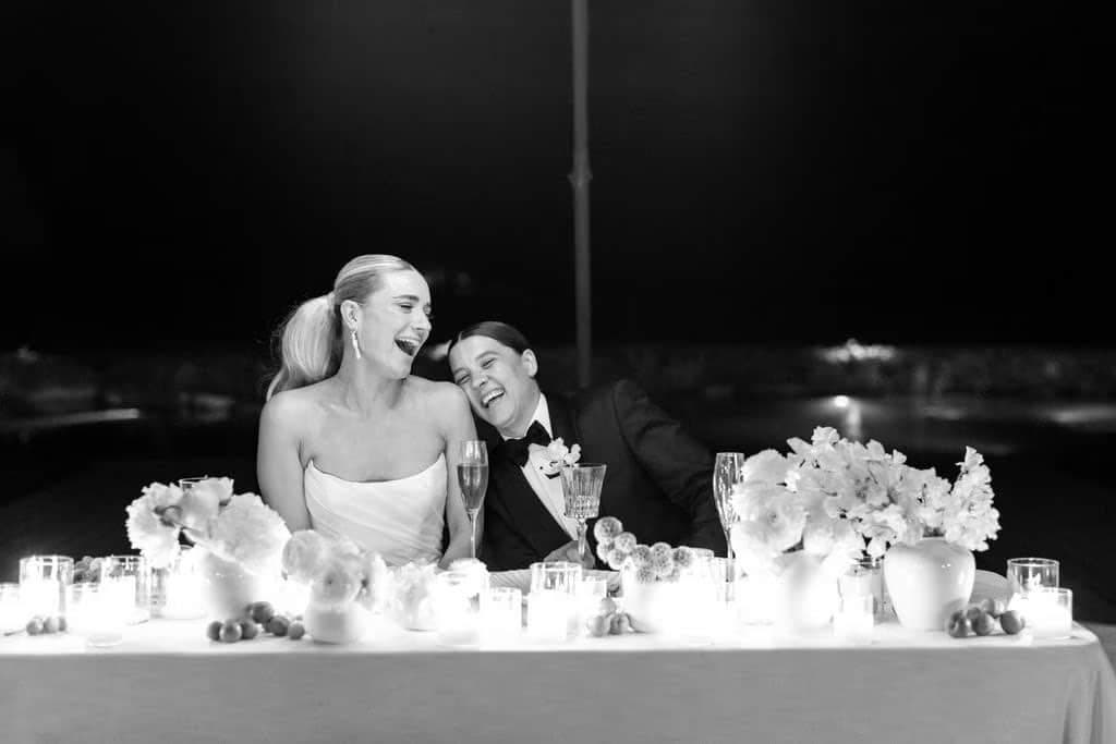 Kristie Mewis y Sam Kerr sonriendo el día de su boda