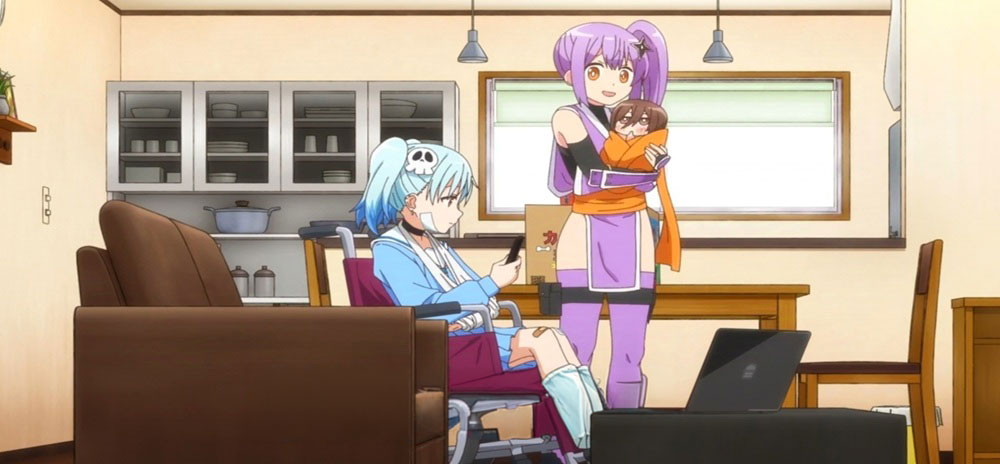 Satoko cargando a Konoha convertida en un bebé